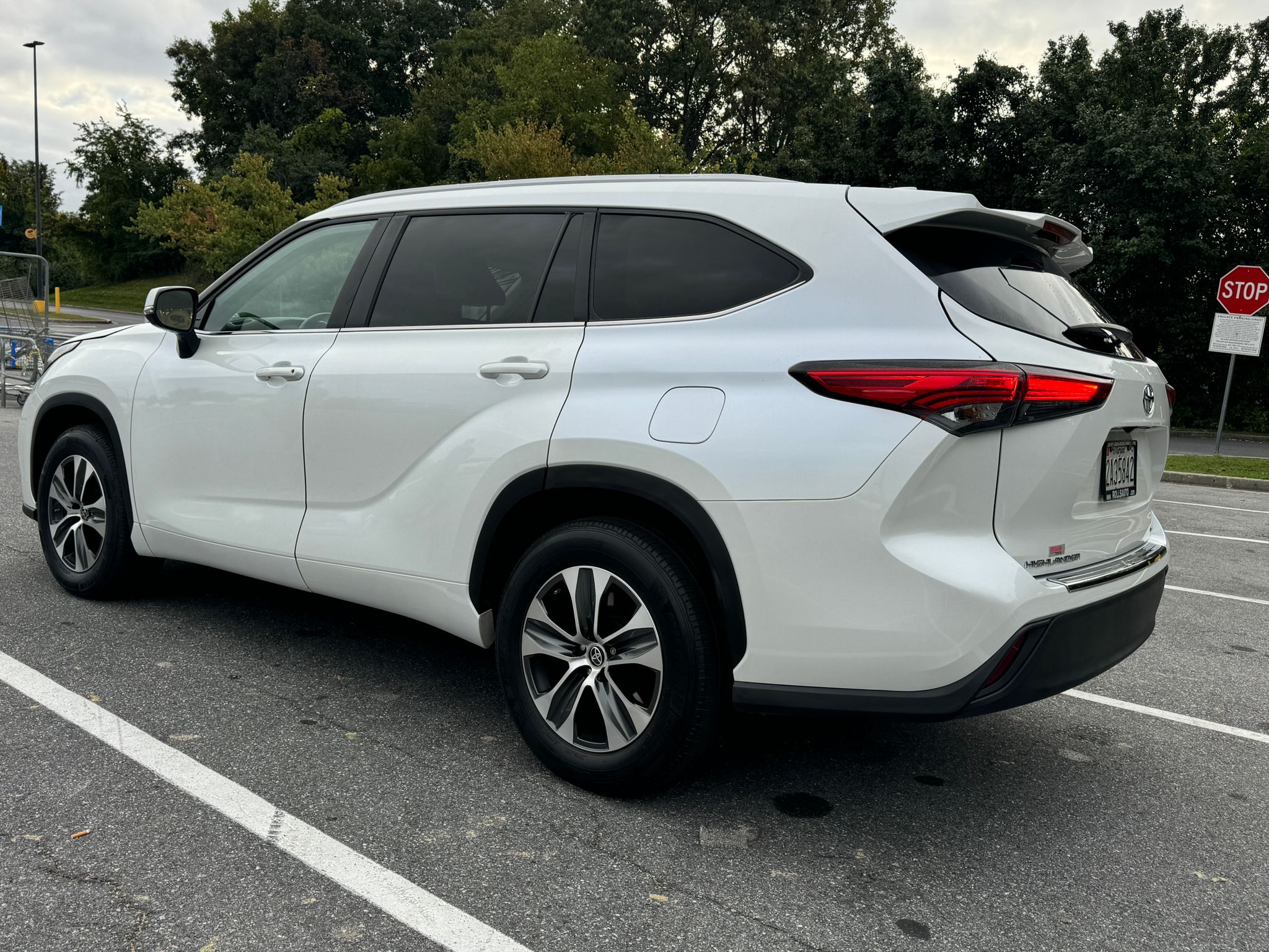 
								2023 TOYOTA HIGHLANDER XLE full									